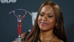 Спор по поводу олимпийской медали, отозванной у американского гимнаста Джордана Чайлза, вновь рассматривается в швейцарском суде.