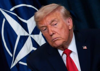 Дональд Трамп обрушился с критикой на Bad Bunny и Green Day в преддверии их выступлений на Суперкубке: «Я против них».