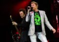 Группа Duran Duran отдала дань памяти Рене Гуд после смертельной стрельбы со стороны иммиграционной службы в Миннесоте. Группа Duran Duran отдала дань памяти Рене Гуд после смертельной стрельбы со стороны иммиграционной службы в Миннесоте.