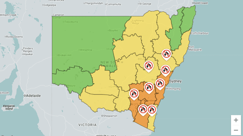 Опасения по поводу возможного распространения лесных пожаров в Виктории на Новый Южный Уэльс в преддверии экстремальной жары.