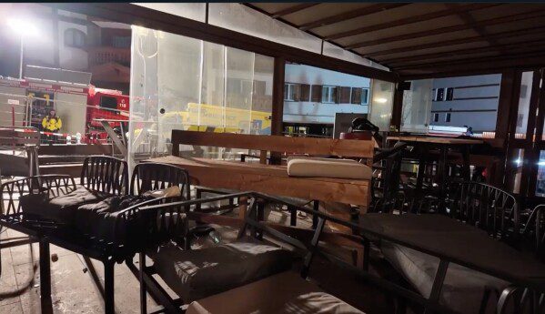 В результате пожара в баре швейцарского альпийского курорта во время празднования Нового года погибли десятки человек, еще 100 получили ранения.