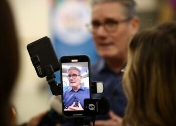 Бывший моряк ВМС приговорен к 16 годам лишения свободы за продажу информации о кораблях китайской разведке.