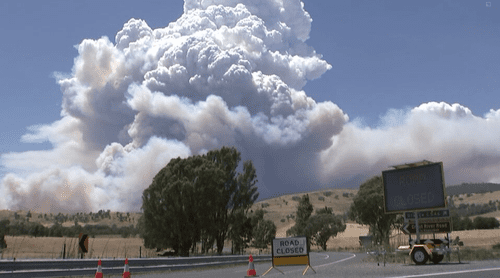 В штате Виктория объявлена новая эвакуация в связи с двумя очагами возгорания, которые грозят достичь «катастрофической» степени опасности.
