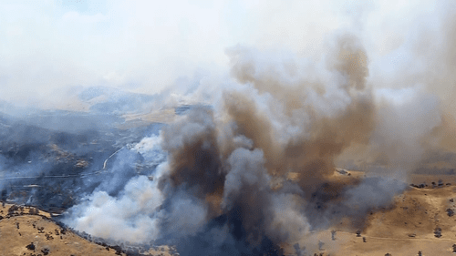 В штате Виктория объявлена новая эвакуация в связи с двумя очагами возгорания, которые грозят достичь «катастрофической» степени опасности.