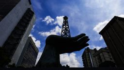 Несколько республиканцев присоединились к демократам, чтобы заставить Сенат ограничить полномочия Трампа в отношении войны в Венесуэле. Несколько республиканцев присоединились к демократам, чтобы заставить Сенат ограничить полномочия Трампа в отношении войны в Венесуэле.