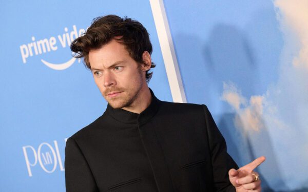 Гарри Стайлз отправил фанатам голосовое сообщение, в котором, судя по всему, намекает на свое возвращение: «Мы созданы друг для друга».