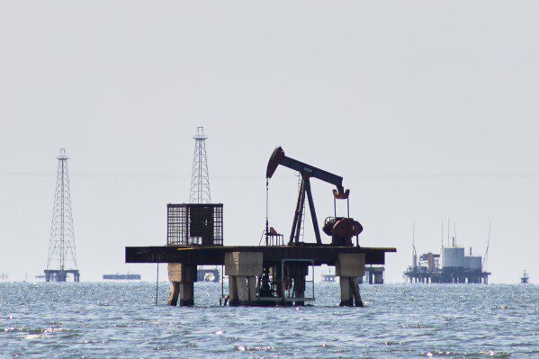 Сотрудник иммиграционной и таможенной службы застрелил водителя в Миннеаполисе — это стало смертельным началом последней иммиграционной операции Трампа.