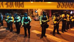 В служебной записке говорится, что сотрудники ICE (Иммиграционной и таможенной службы США) получили широкие полномочия на проникновение в дома без ордера судьи.