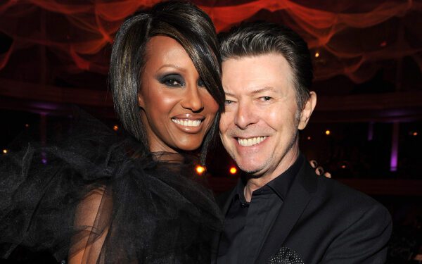 Иман почтила память Дэвида Боуи в 10-ю годовщину его смерти.