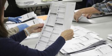 Поддерживаемые Ираном ополченцы в Ираке и Йемене угрожают новыми атаками в связи с прибытием американского авианосца.