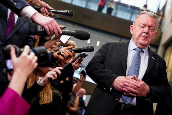 Трамп серьёзно настроен насчёт Гренландии? Пытаемся это проиграть.