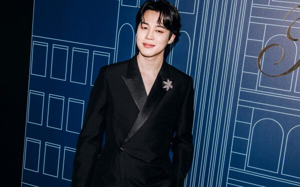 Чимин переосмысливает понятие «изысканная утонченность» в модной фотосессии в преддверии выхода нового альбома BTS.