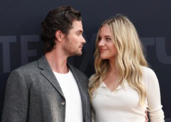 Келси Баллерини и Чейз Стоукс снова вместе. Келси Баллерини и Чейз Стоукс снова вместе.