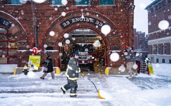 Кристи Ноэм относилась к FEMA как к противнику. Затем обрушился мощный зимний шторм.