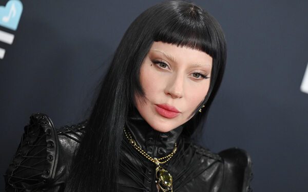 Леди Гага осудила действия иммиграционной и таможенной службы США на концерте и выразила поддержку тем, кто подвергается «безжалостным преследованиям» в Миннесоте.