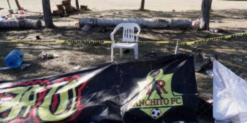 Юристы обвиняют Мексику в нарушении закона за отправку членов картеля в США без ордера на экстрадицию.