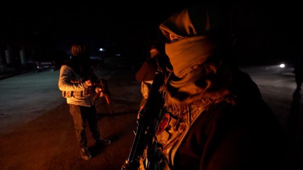 «Полностью лишены гражданства»: изнутри лагеря для задержанных женщин и детей, связанных с ИГИЛ, на фоне нарастающей неопределенности в Сирии. «Полностью лишены гражданства»: изнутри лагеря для задержанных женщин и детей, связанных с ИГИЛ, на фоне нарастающей неопределенности в Сирии.