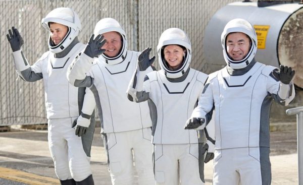 Экипаж НАСА совершил редкое досрочное возвращение в космос после проблем со здоровьем в космосе.