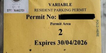 Новое муниципальное правило обязывает австралийцев платить за парковку возле собственных домов.