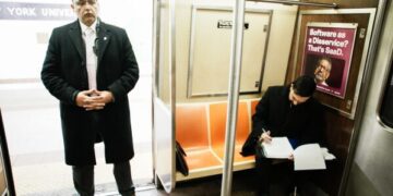 Мэр Нью-Йорка Зоран Мамдани защищает представителя жилищной ассоциации, столкнувшегося с критикой за публикации, содержащие высказывания о «белом превосходстве».