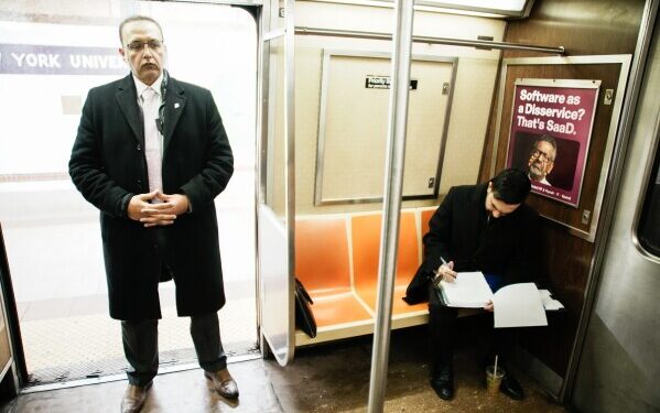 Мэр Нью-Йорка Зоран Мамдани защищает представителя жилищной ассоциации, столкнувшегося с критикой за публикации, содержащие высказывания о «белом превосходстве». Мэр Нью-Йорка Зоран Мамдани защищает представителя жилищной ассоциации, столкнувшегося с критикой за публикации, содержащие высказывания о «белом превосходстве».