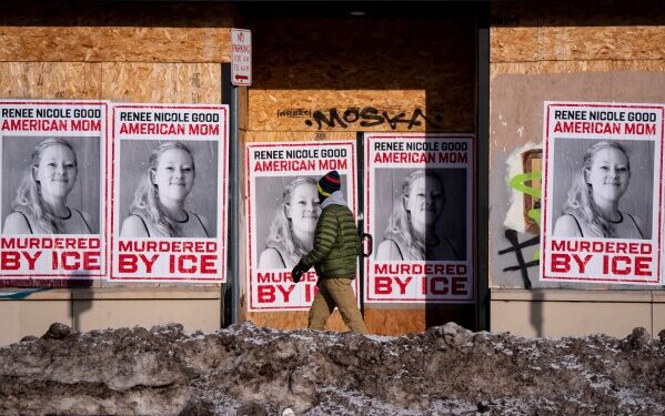 Племя оглала-сиу заявляет, что трое членов племени, арестованных в Миннеаполисе, находятся под стражей иммиграционной и таможенной службы США (ICE).