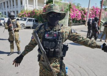 Президент заявил, что порты Панамского канала продолжат работу после того, как суд признал концессию неконституционной. Президент заявил, что порты Панамского канала продолжат работу после того, как суд признал концессию неконституционной.