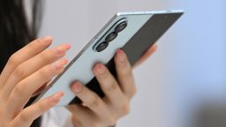 Опрос показывает, что люди не верят в крупную ставку Apple на более тонкий iPhone.