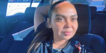 Полиция утверждает, что стрелок находился под залогом по обвинению в домашнем насилии, когда убил трех человек.