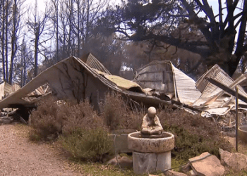 Жители были потрясены, потеряв семейные реликвии в результате лесного пожара в штате Виктория.