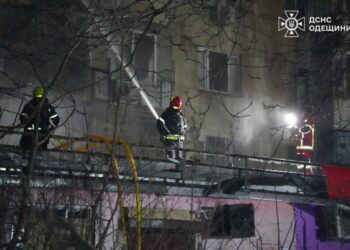 Россия заявляет, что в результате удара украинского беспилотника на оккупированной территории Украины погибли 24 человека, на фоне роста напряженности в ходе мирных переговоров.