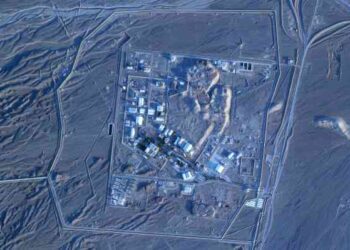 Спутниковые снимки показывают активность на иранских ядерных объектах на фоне роста напряженности из-за подавления протестов. Спутниковые снимки показывают активность на иранских ядерных объектах на фоне роста напряженности из-за подавления протестов.