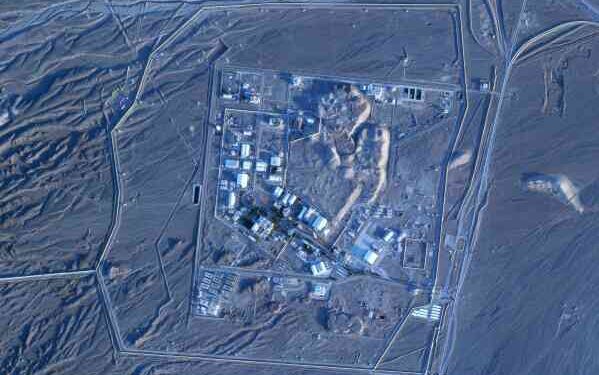 Спутниковые снимки показывают активность на иранских ядерных объектах на фоне роста напряженности из-за подавления протестов. Спутниковые снимки показывают активность на иранских ядерных объектах на фоне роста напряженности из-за подавления протестов.