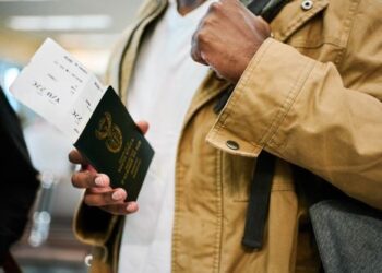 После решения суда южноафриканских экспатов призвали проверить свой гражданский статус. После решения суда южноафриканских экспатов призвали проверить свой гражданский статус.