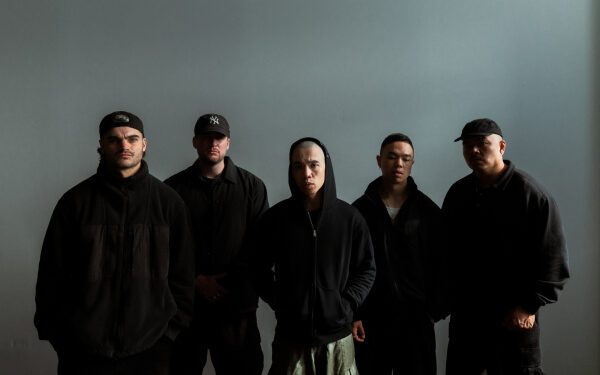 Spotify представляет артистов и авторов песен, за которыми стоит следить в 2026 году. Spotify представляет артистов и авторов песен, за которыми стоит следить в 2026 году.