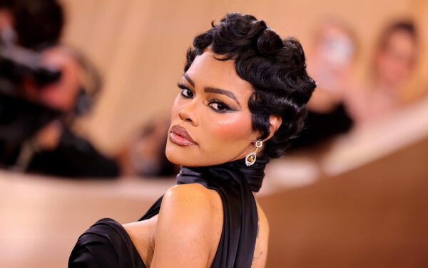 Тейана Тейлор рассказала о совете, который ей дала Бейонсе о том, как справляться с «изоляцией» в музыкальной индустрии. Тейана Тейлор рассказала о совете, который ей дала Бейонсе о том, как справляться с «изоляцией» в музыкальной индустрии.