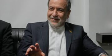 Трамп заявляет, что Иран хочет вести переговоры, в то время как число погибших в ходе протестов возросло как минимум до 599 человек.