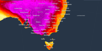 «Неизведанные воды»: предупреждения в связи с лесными пожарами, вызвавшими эвакуацию 1100 человек.
