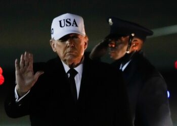 Американские законодатели посетят Данию, поскольку Трамп продолжает угрожать Гренландии.