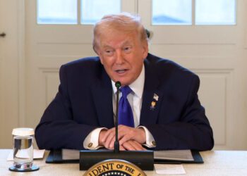 США захватят Гренландию «сложным путем», если не смогут сделать это «легким путем», заявил Трамп.