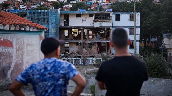 Венесуэльцы готовятся к худшему, опасаясь того, что будет дальше. Венесуэльцы готовятся к худшему, опасаясь того, что будет дальше.