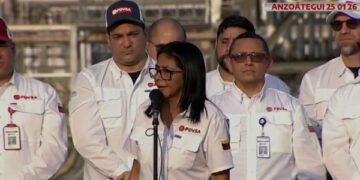 Исполняющая обязанности президента Венесуэлы заявила, что с нее «достаточно» приказов США.