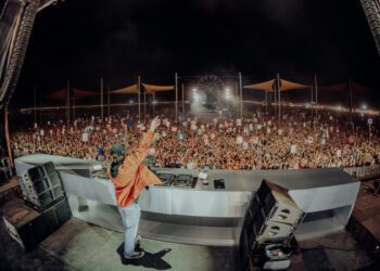 Смотрите зажигательный новогодний обратный отсчет от Дома Доллы.