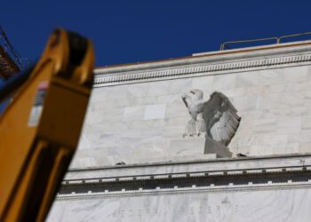 Почему Пауэлл борется против Трампа: на кону экономика США.