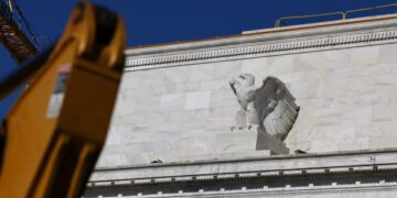 Почему Пауэлл борется против Трампа: на кону экономика США.