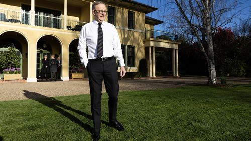 Альбанезе эвакуировали из официальной резиденции премьер-министра в Канберре.