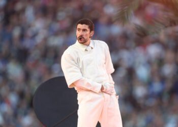 Александрия Окасио-Кортес заявила, что «едва» понимает, что говорит Трамп, после жалоб президента на выступление группы Bad Bunny в перерыве матча.