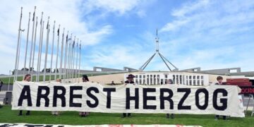 Австралия не будет репатриировать из Сирии 34 женщин и детей, связанных с ИГИЛ.