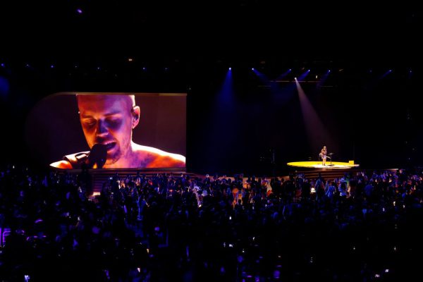 Bad Bunny использует победу на премии «Грэмми» для протеста против иммиграционной и таможенной службы США (ICE).