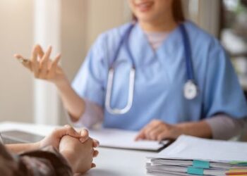 Самое значительное повышение стоимости медицинского страхования с 2017 года, которое «поставит многие семьи на грань банкротства».